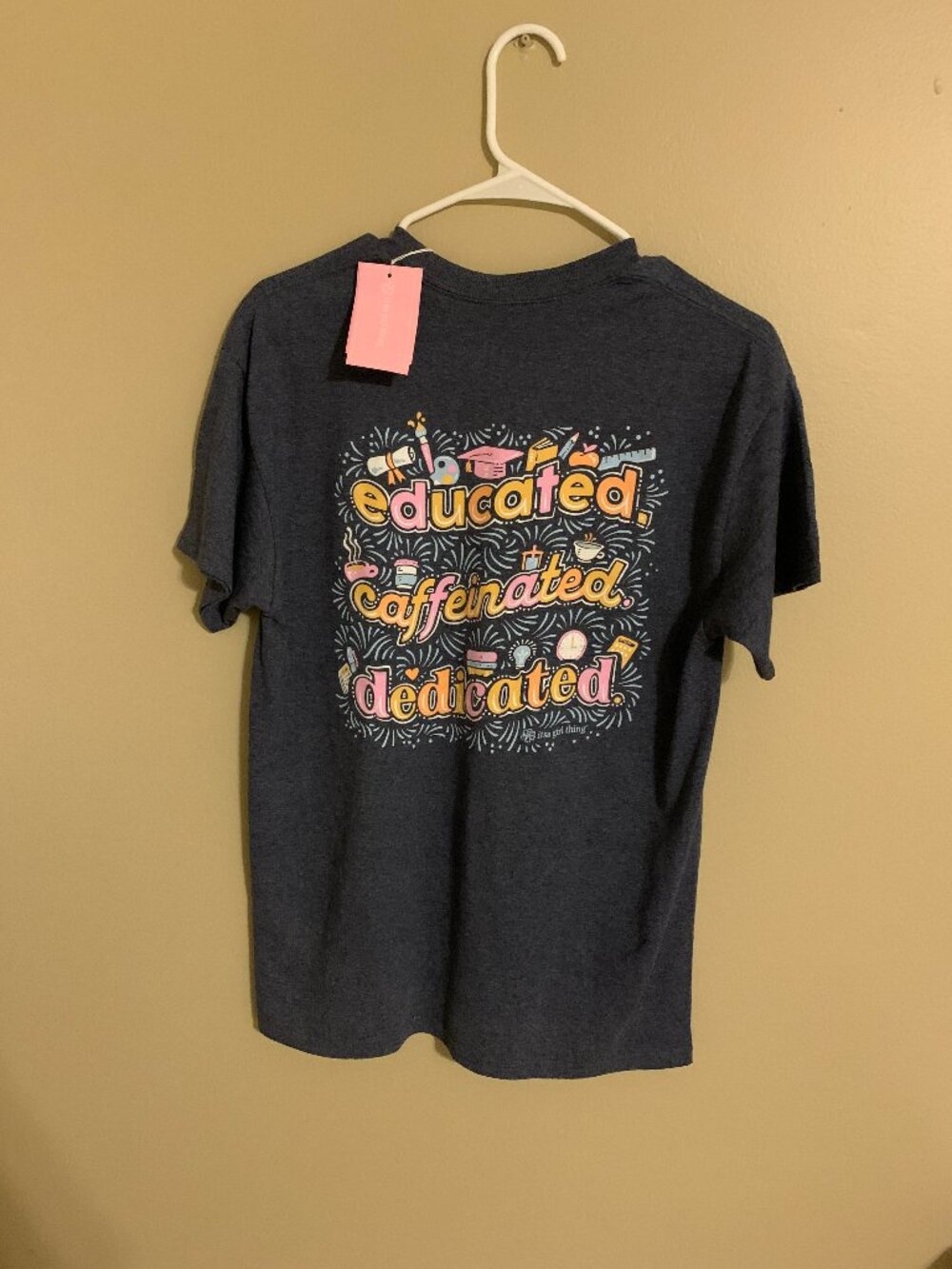 ITSA GIRL THING TEE SHIRT  SIZE-MED.  NWT